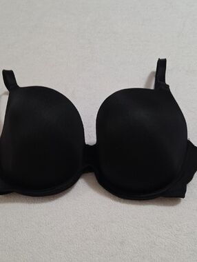 PINK VICTORIAS SECRET BRA